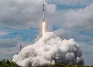 SpaceX Falcon 9 Rocket Grounded Again After Off-Nominal Crash Landing news-04102024-063315