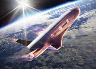 X-37B Space Plane to Perform Unprecedented Maneuvers During Descent news-15102024-212404