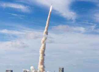 Mystery Surrounds Boeing Satellite Failure in Orbit news-23102024-235836