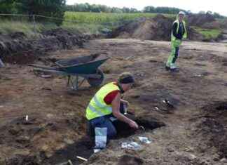 Discover the Ancient Viking Cemetery with ‘Stone Ship’ Burials in Sweden news-30102024-071707