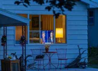 Engaging Voters with Compelling Stories: A Guide to Effective Communication news-21112024-053340