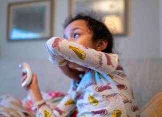 Understanding Walking Pneumonia in Young Children: Symptoms and Prevention understanding-walking-pneumonia-in-young-children-symptoms-and-prevention