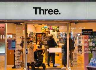 Mobile Network Apologizes as Thousands Report Voice Call Outages mobile-network-apologizes-as-thousands-report-voice-call-outages