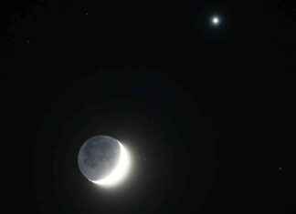 Rare Celestial Event: Venus Beside Crescent Moon – A Spectacular Treat for Stargazers rare-celestial-event-venus-beside-crescent-moon-a-spectacular-treat-for-stargazers