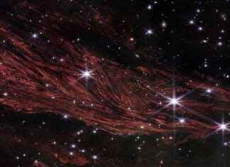 Mysterious ‘Light Echo’ in Cassiopeia: James Webb Telescope’s Space Photo mysterious-light-echo-in-cassiopeia-james-webb-telescopes-space-photo