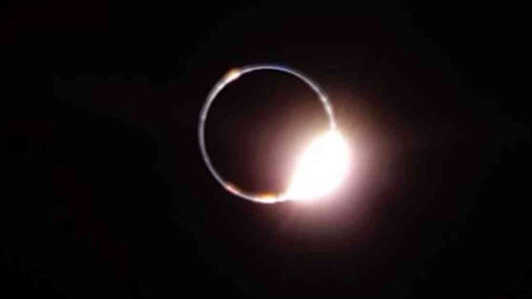 moons-view-of-eclipse-lander-captures-historic-event