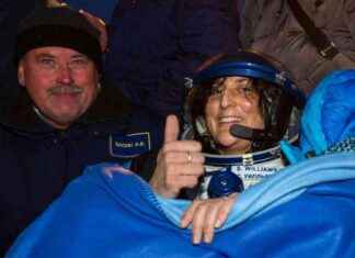 NASA astronauts carried on stretchers after space return: Why? nasa-astronauts-carried-on-stretchers-after-space-return-why