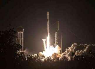 Private Moon Lander and NASA Launch Hunt for Lunar Water private-moon-lander-and-nasa-launch-hunt-for-lunar-water