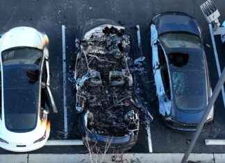 US Attorney General Warns of 20-Year Jail for Damaging Tesla us-attorney-general-warns-of-20-year-jail-for-damaging-tesla