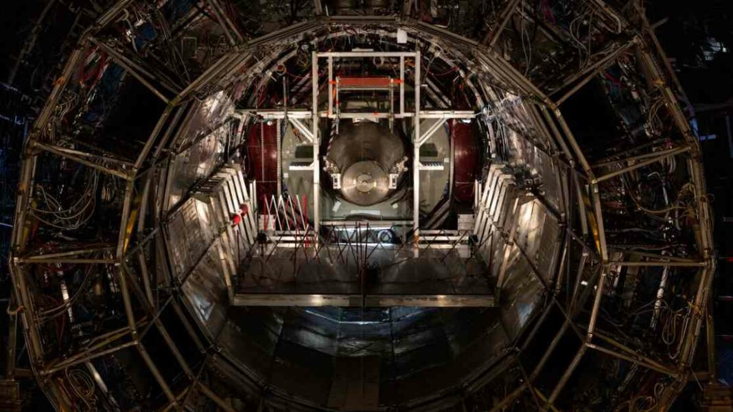 largest-atom-smasher-transforms-lead-nto-gold-in-flash