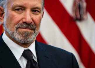 NOAA Contracts Unsigned, Lutnick Departure Halts Operations noaa-contracts-unsigned-lutnick-departure-halts-operations