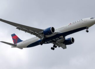 Passenger Testimonials: The Impact of Delta Flight DL275 Diverted in LAX Delta Flight DL275 diverted, DL275 LAX diversion, Delta emergency landing LAX, DL275 flight update, Delta diverted flight news, DL275 incident report, LAX airport flight diversion